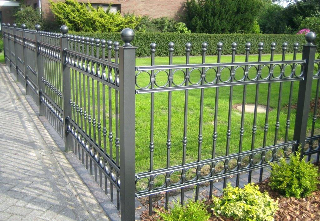 5 Benefits of a Wrought Iron Fence